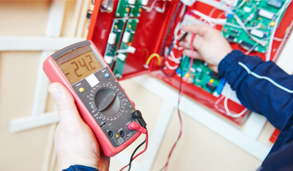 Hướng dẫn cách đo dòng điện 220V bằng đồng hồ vạn năng đảm bảo an toàn